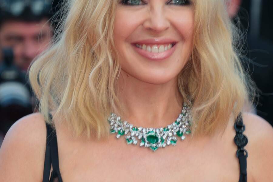 Cannes Kylie Minogue Sensuelle En Robe Transparente Pour La