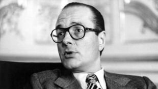 Chirac Le jeune loup (1932-1981) Le vieux lion (1981-2006)
