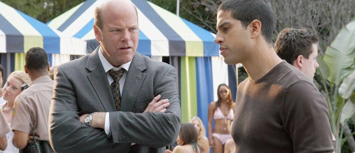 Les Experts Miami Saison 3 Les experts : Miami : La main dans le sac saison 3 episode 15 - Serie
