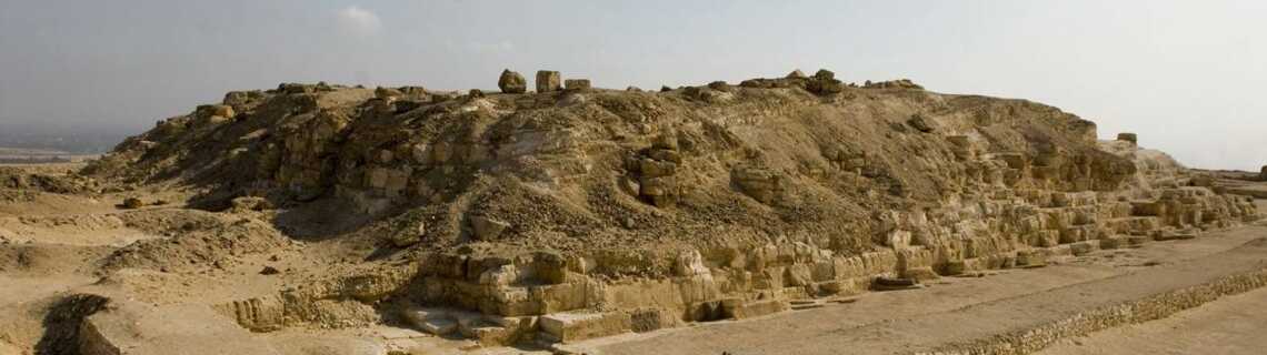 Le secret caché des pyramides d’Égypte révélé - Page 2 La-quatrieme-pyramide-de-gizeh
