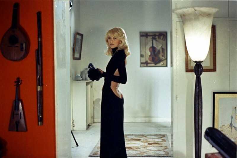Robe Le Grand Blond Avec Une Chaussure Noire Le Grand Blond avec une chaussure noire de Yves Robert (1972), synopsis