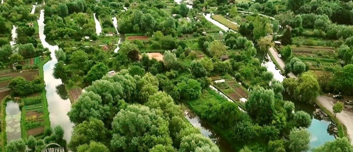 Les 100 Lieux Qu Il Faut Voir Liste Des épisodes Les 100 lieux qu'il faut voir : Le Berry, de Bourges aux abords de l