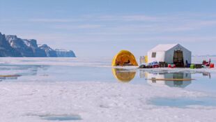 Arctique, une odyssée sous les glaces