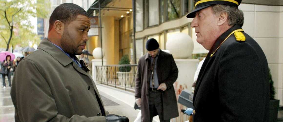 Distribution De New York Police Judiciaire New York police judiciaire : Innocente complice saison 20 episode 9