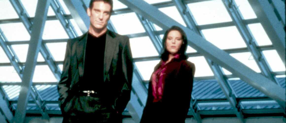 Comment Se Termine La Serie Le Cameleon Le caméléon : Cadeau surprise saison 2 episode 12 - Serie - Télé-Loisirs