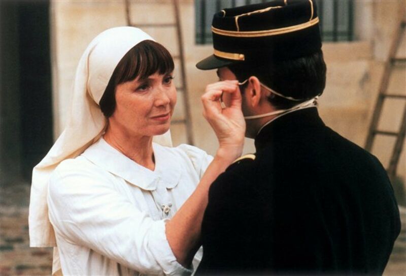 La Chambre des officiers de François Dupeyron (2001), synopsis, casting, diffusions tv, photos La Chambre des officiers de François Dupeyron (2001), synopsis, casting, diffusions tv, photos