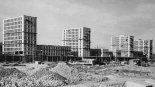 Apres la guerre, reconstruire la France