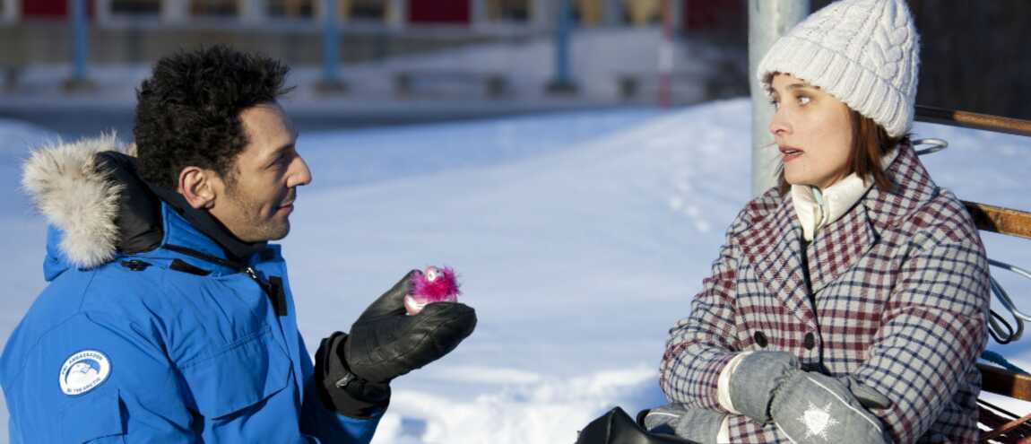 Coup De Foudre à Noël Netflix Coup de foudre à Noël : Julie de Bona dévoile les coulisses du téléfilm