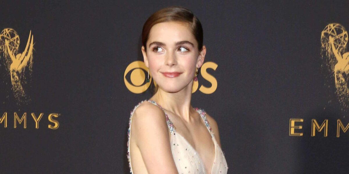Kiernan Shipka Films Et Programmes Tv Les Nouvelles Aventures de Sabrina, son chien… Kiernan Shipka s'éclate