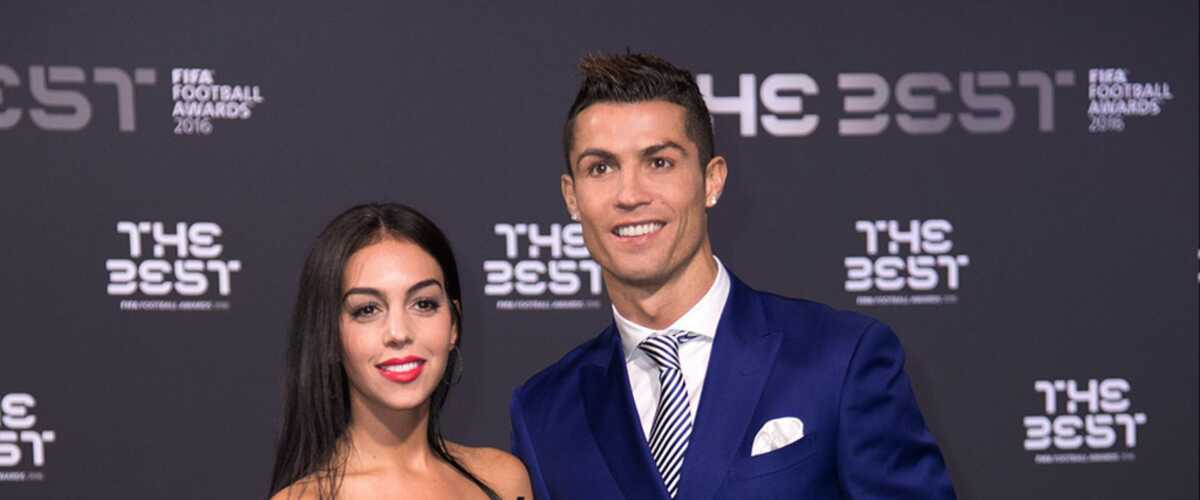 Sexy, la chérie de Cristiano Ronaldo dévoile son baby bump