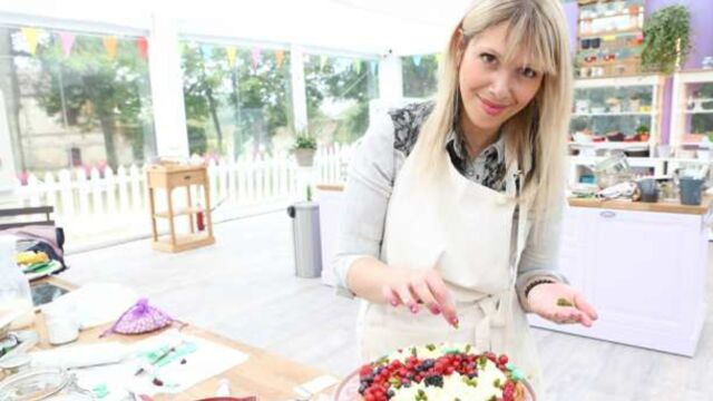 Elodie Martins Du Meilleur Patissier Signe Un Livre Actu Tele