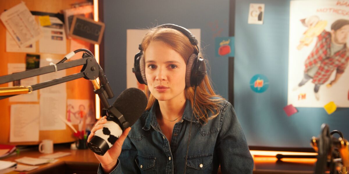 Films Et Séries Tv Avec Juliet Lemonnier Juliet Lemonnier (Hôtel de la plage), chroniqueuse dans Le Morning sur