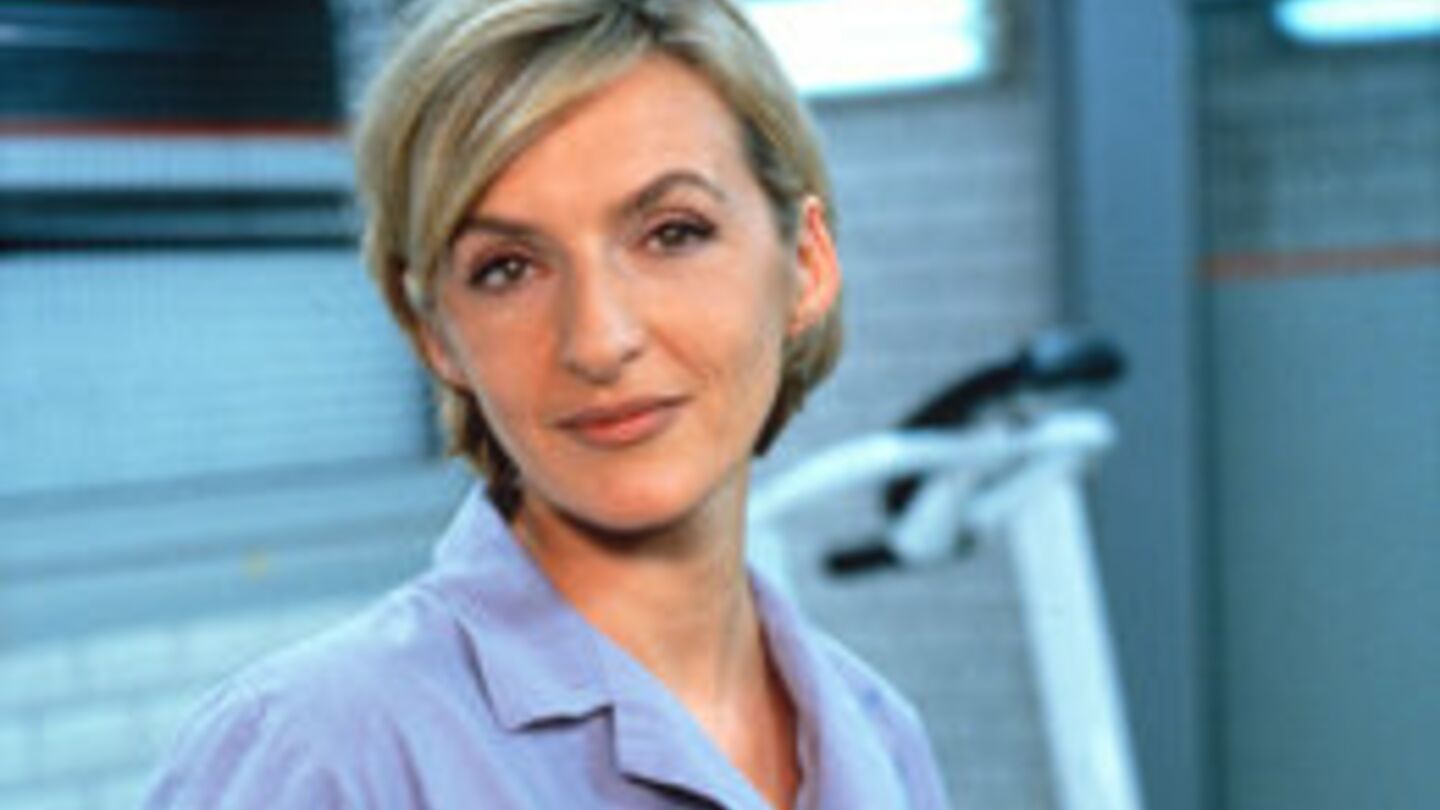 Films Et Séries Tv Avec Sophie Mounicot Que devient Sophie Mounicot, alias Clara Saulnier dans H
