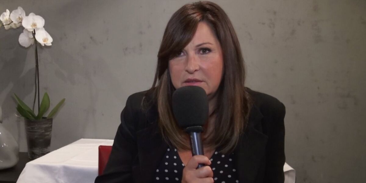 Films Et Séries Tv Avec évelyne Thomas Evelyne Thomas (C'est mon choix) : "J'ai pris au moins 25 kilos !" (VIDEO)