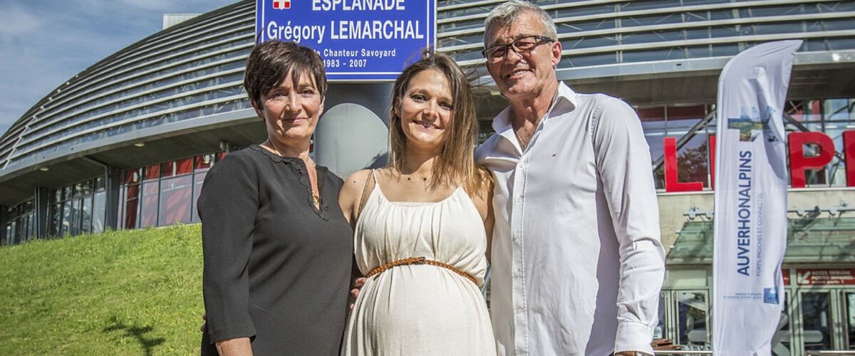 Leslie, la soeur de Grégory Lemarchal, est enceinte