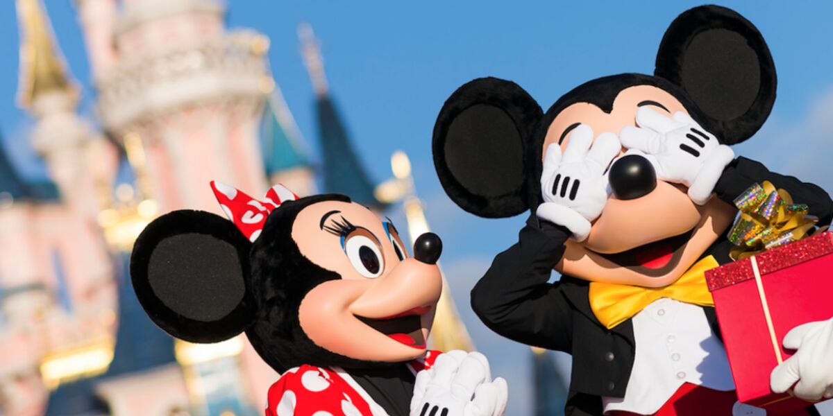 Disneyland Paris Mickey Et Minnie Changent De Look Pour Le 25e Anniversaire Du Parc Photos