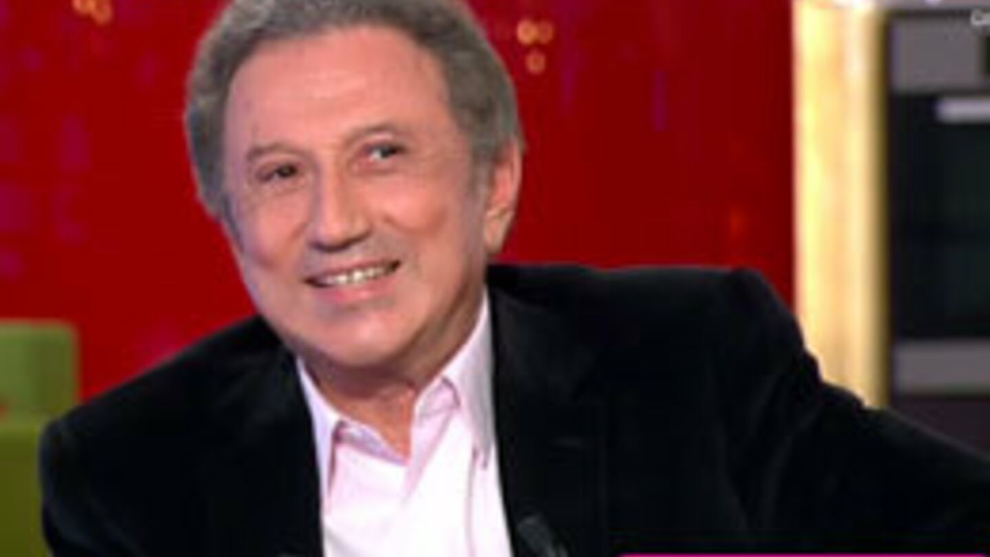Nom De L Animateur Connu Pour Son Canapé Rouge Michel Drucker rêve de recevoir Barack Obama dans Vivement dimanche (VIDEO)