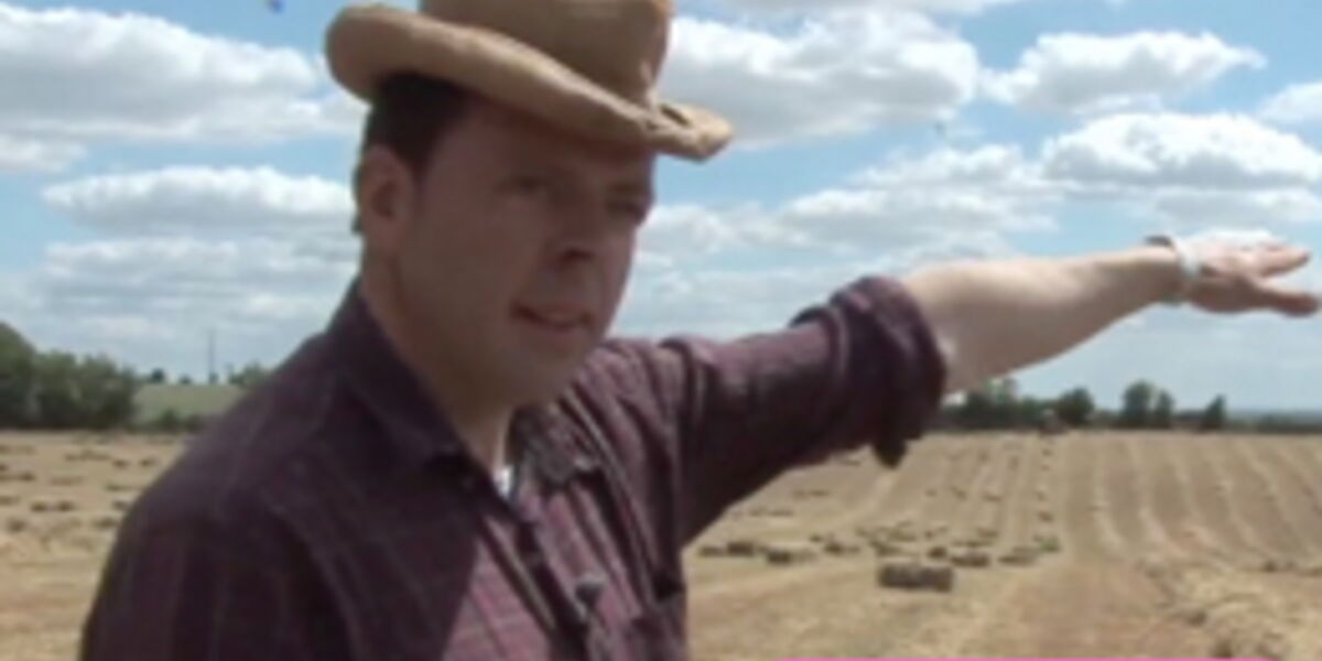 Reportage Chez Freddy Un An Apres L Amour Est Dans Le Pre Video