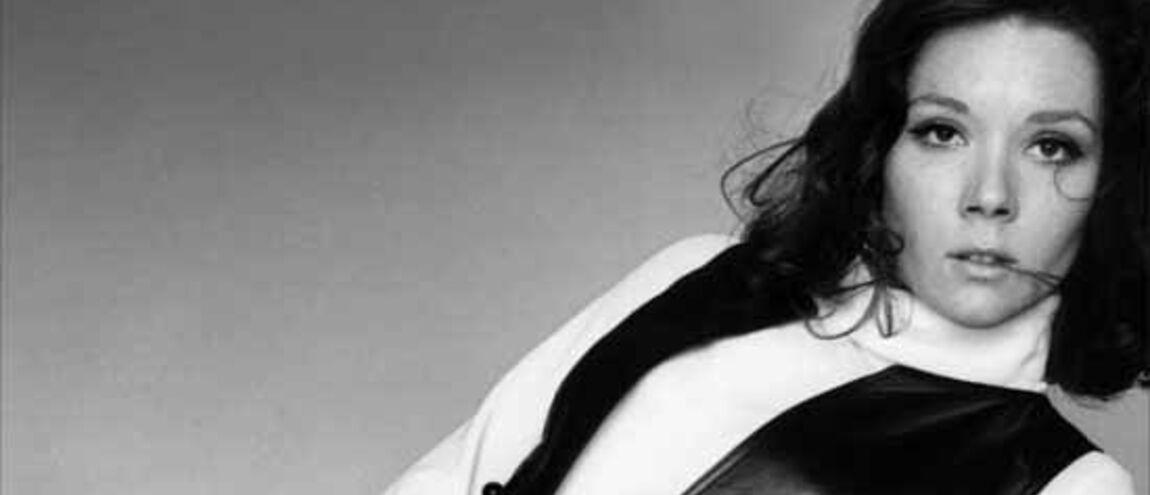 Diana Rigg Chapeau Melon Et Bottes De Cuir Chapeau Melon Et Bottes De Cuir Film Critique