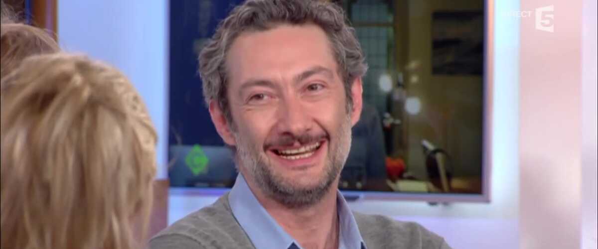 Films Et Séries Tv Avec Vincent Desagnat C à vous : Vincent Desagnat a reçu un petit coup de pouce pour sa scène