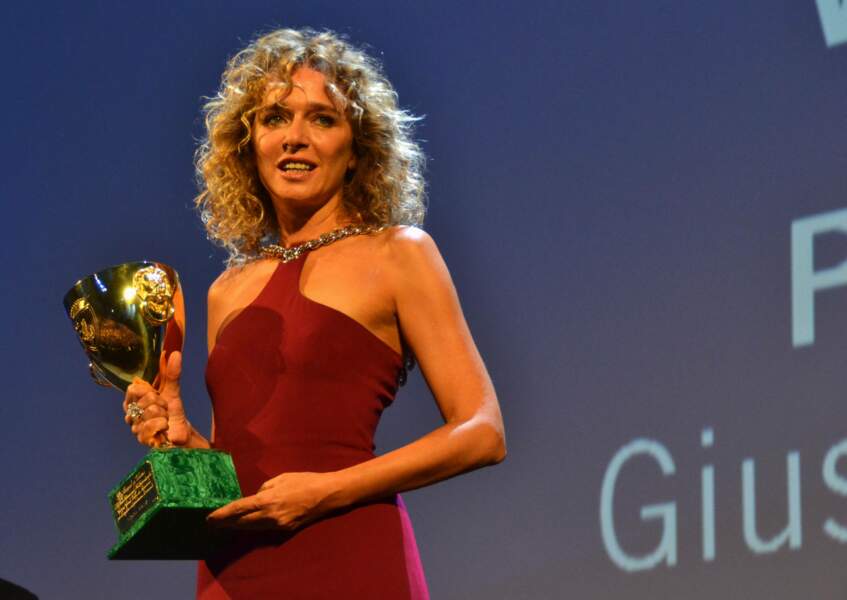 Coupe Volpi De La Meilleure Interprétation Féminine 72e Mostra de Venise : la cérémonie de clôture en images - Télé Loisirs
