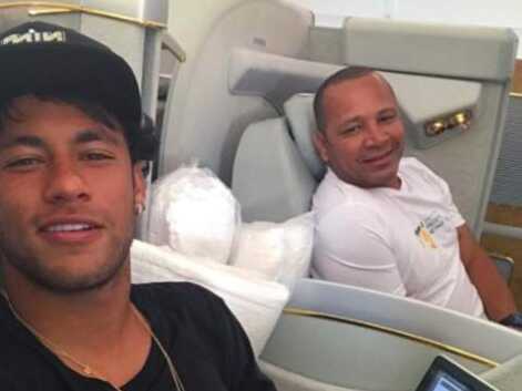 Sa soeur Rafaella, sa mère Nadine, son fils... découvrez la famille de la star brésilienn Neymar !