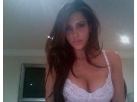 Instagram : Kim Kardashian fait sa promo en sous-vêtements, Nabilla sexy !