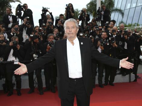 Cannes 2019 : Alain Delon et sa fille Anouchka Delon bouleversés d'émotion sur les marches