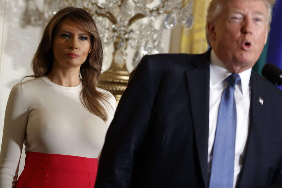 Melania Trump dévoile sa poitrine dans une tenue TRÈS moulante Télé