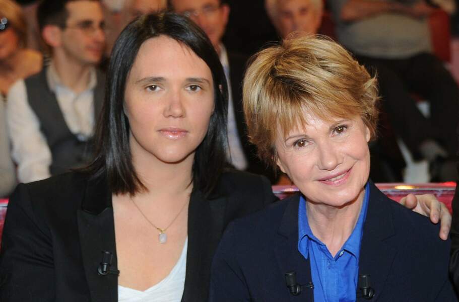 Qui Est La Compagne De Angele Herry Julien Clerc : toutes les femmes de sa vie - Télé Loisirs