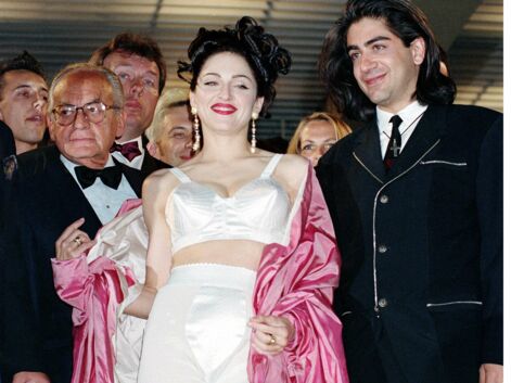 Festival de Cannes : Sharon Stone, Madonna... Retour sur les plus incroyables fashion faux-pas de l'histoire ! (PHOTOS)