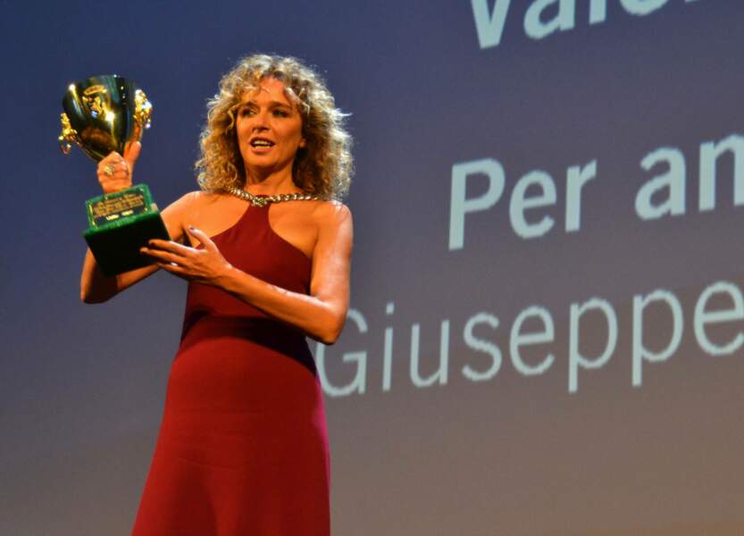 Coupe Volpi De La Meilleure Interprétation Féminine 72e Mostra de Venise : la cérémonie de clôture en images - Télé Loisirs