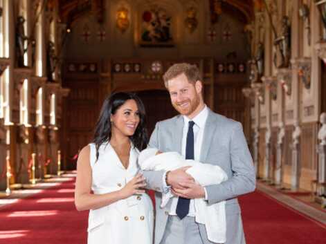 Baptême d'Archie : le bébé de Meghan Markle et du prince Harry entouré de sa famille sur la photo officielle