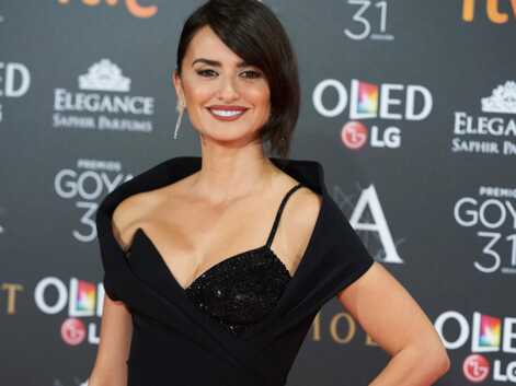 Caliente ! Penélope Cruz, sublime en robe fendue sur le tapis rouge des Goya Awards
