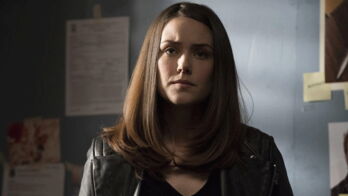En soutien aux victimes de la tuerie en Floride, Megan Boone (Blacklist) annonce que son personnage n'utilisera plus de fusil d'assaut