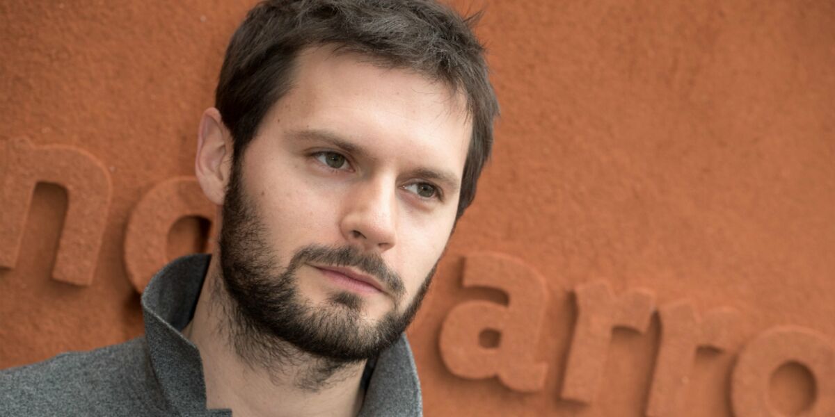 Hugo Becker Films Et Programmes Tv Hugo Becker (Deux gouttes d'eau) : qui est ce bel acteur en pleine