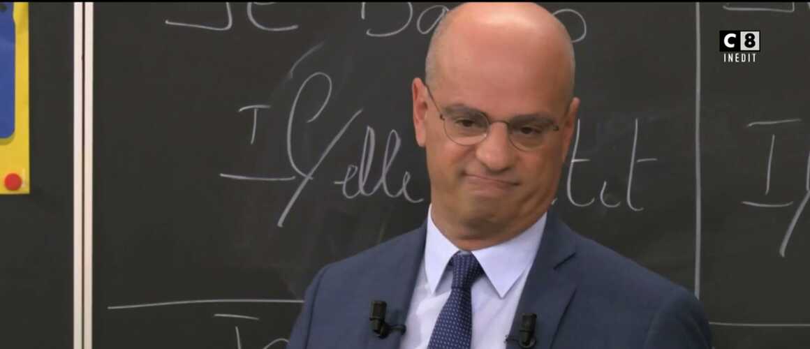 Jean Michel Blanquer Au Tableau Quand Le Ministre De Leducation Nationale Fait De Grosses 