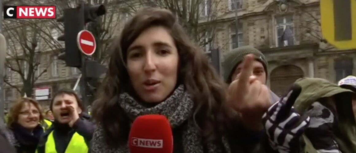 Gilets Jaunes Hués Et Pris à Partie Plusieurs