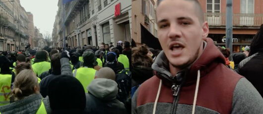 Robes Noires Et Gilets Jaunes
