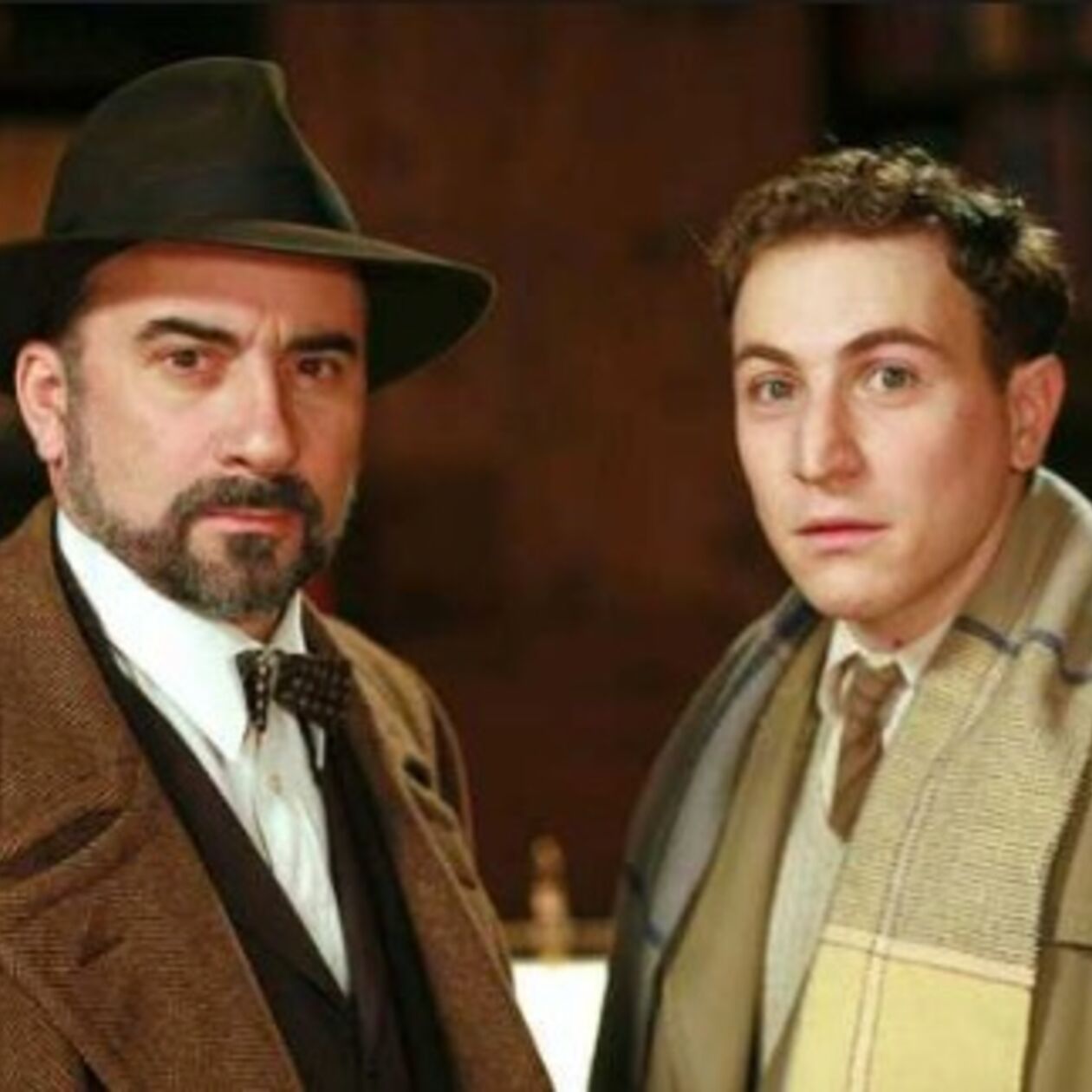 Les Petit Meurtres D'agatha Christie Antoine Dulery Antoine Duléry : toutes ses photos sur Télé-Loisirs