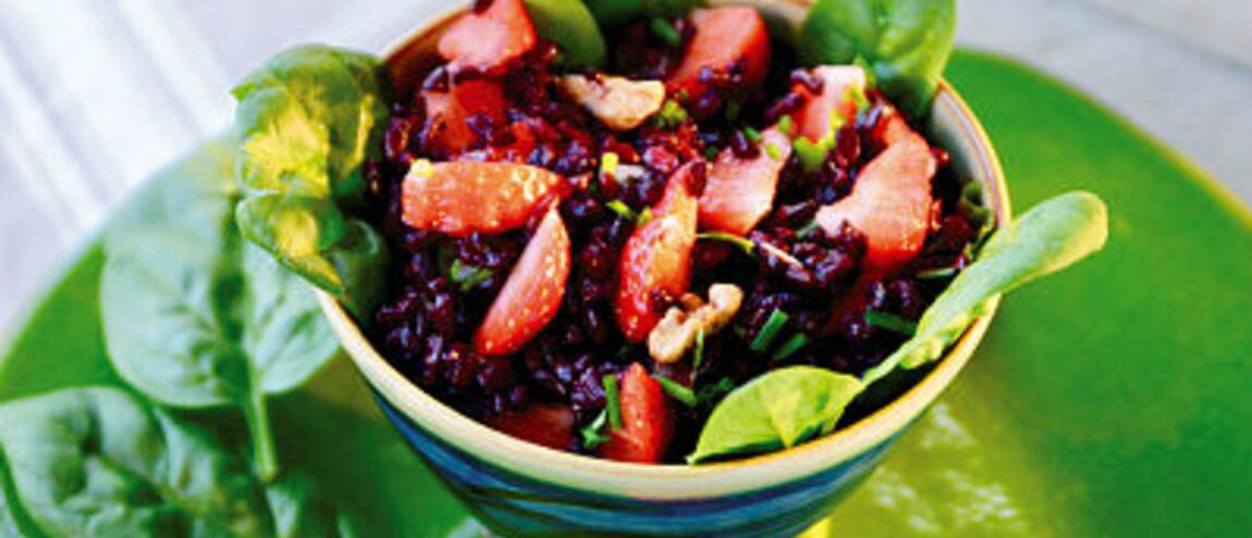 Salade De Riz Sauvage Aux Fraises La Recette Facile Et Originale