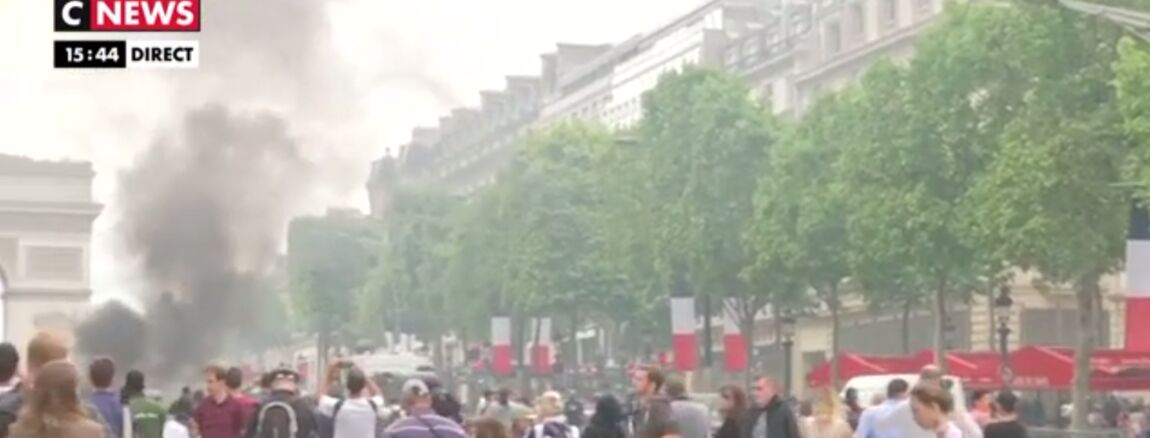 Poubelles Brûlées Boutiques Baricadées Les Gilets Jaunes