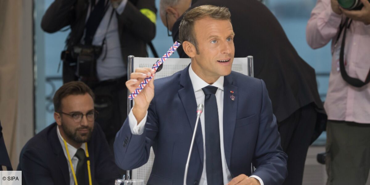 Emmanuel Macron D Ou Vient Sa Fameuse Montre Tricolore Exhibee Lors Du G7 Et Combien Coute T Elle