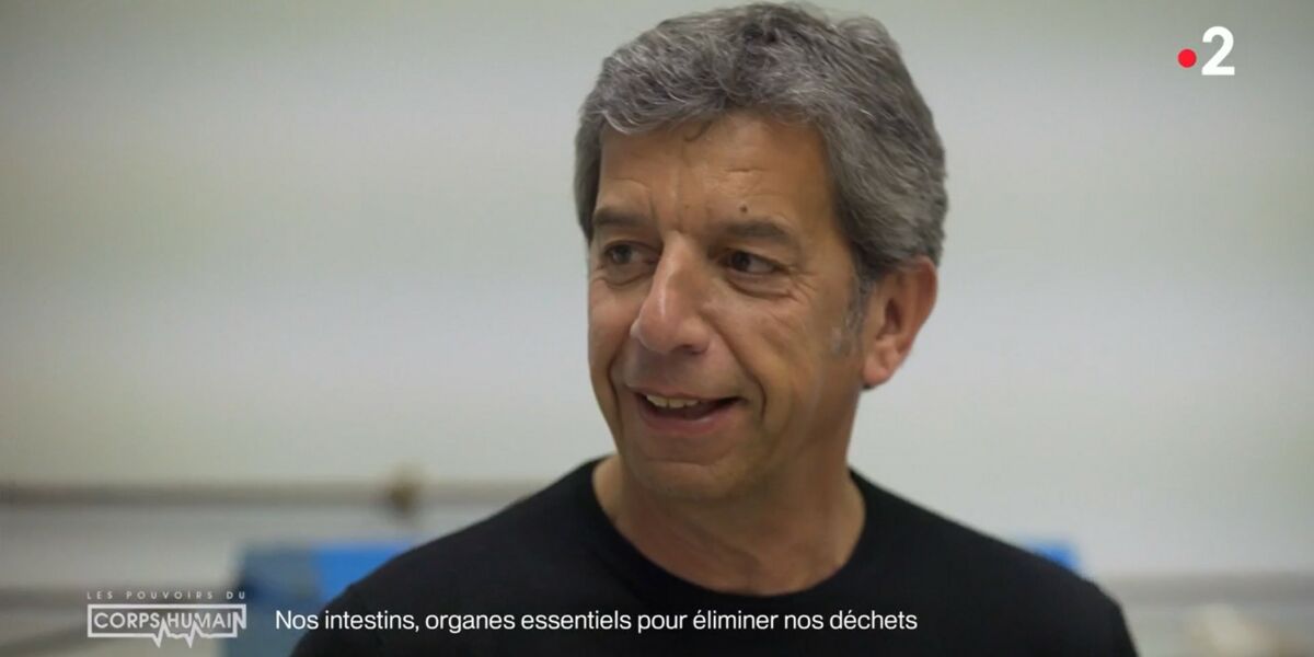 Michel Cymes Les Pouvoirs Extraordinaires Du Corps Humain Embarrassé, Michel Cymes se prête à une expérience plutôt gênante dans