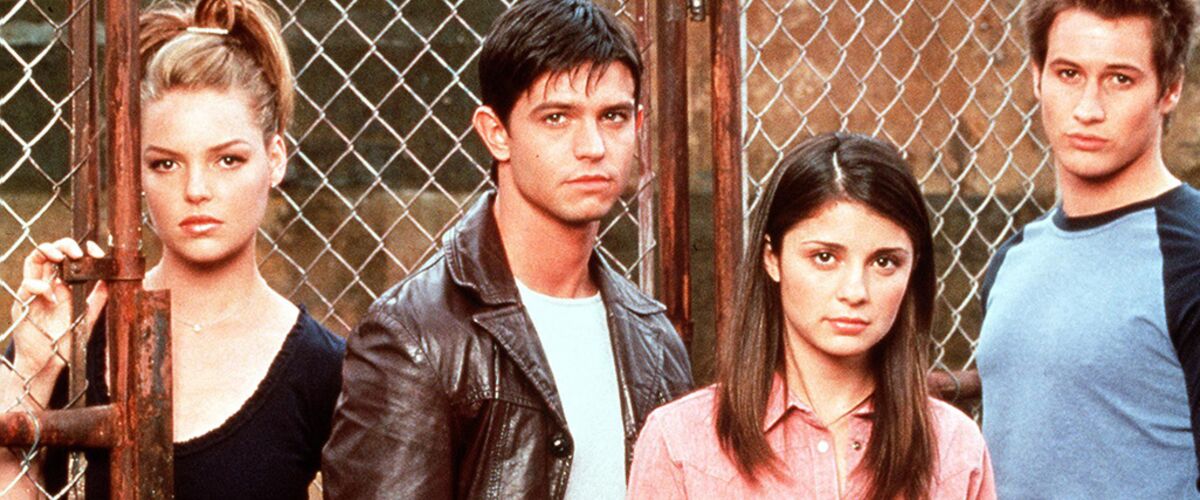 Guide Astrologique Des Coeurs Brisés Série Saison 2 Roswell, New Mexico : surprise ! Une star de la série originale sera