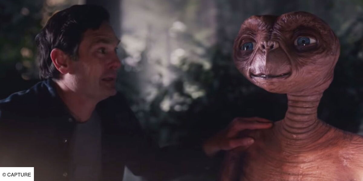 Deja Culte 35 Ans Apres E T L Extra Terrestre Retrouve Son Ami Elliott Qui Lui Presente Ses Enfants Video