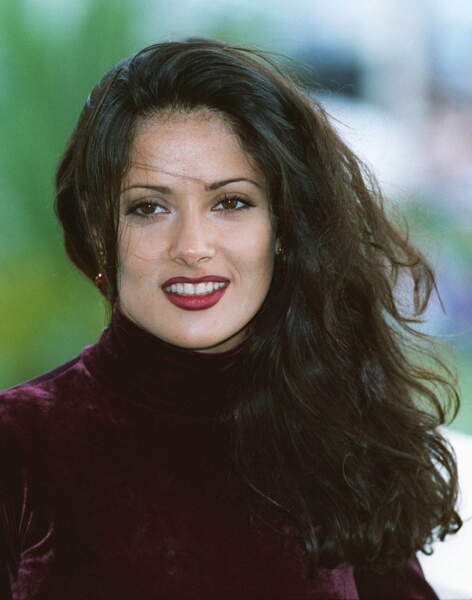 Lopez reflects ss20 celebrates Salma Hayek : ses transformations physiques ! - Télé Loisirs