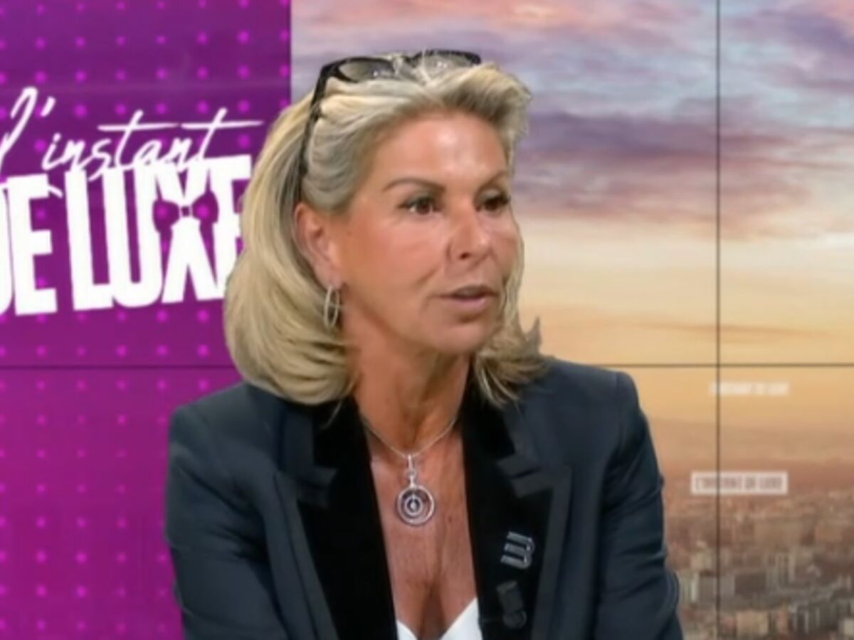 Vivement critiquée sur sa poitrine, Caroline Margeridon (Affaire conclue) a pris une décision radicale ! (VIDEO)