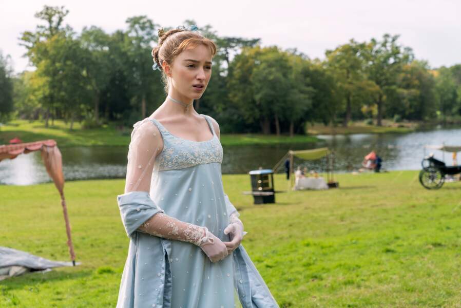 bridgerton daphne outfits