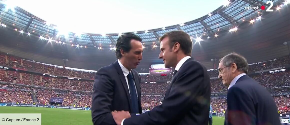 Les Herbiers Psg Emmanuel Macron Siffle Par Le Public Du Stade De France Video Actu Tele 2 Semaines